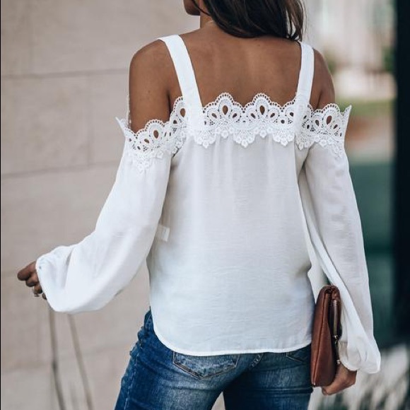 NWOT Off the shoulder blouse - Picture 3 of 7